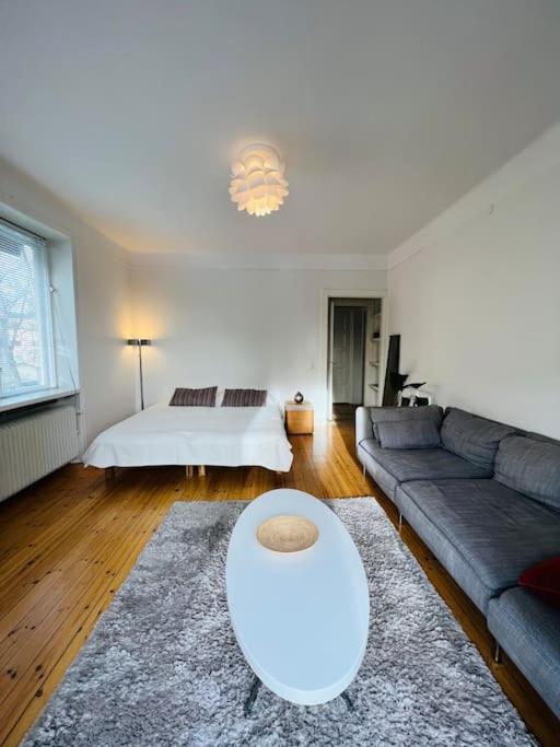 Entire Apartment Stockholm Exterior photo
