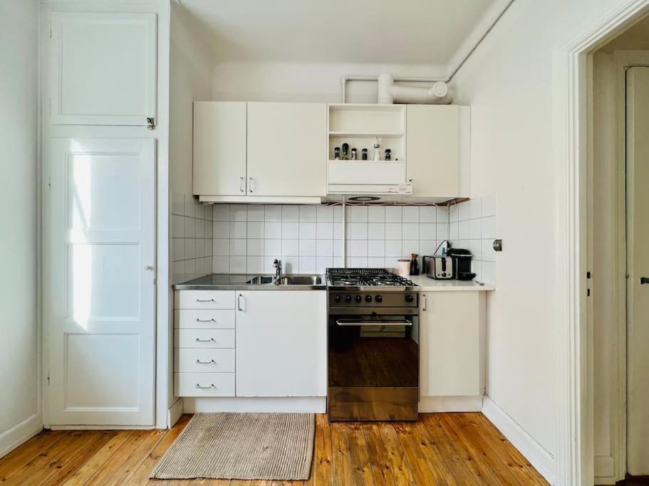 Entire Apartment Stockholm Exterior photo
